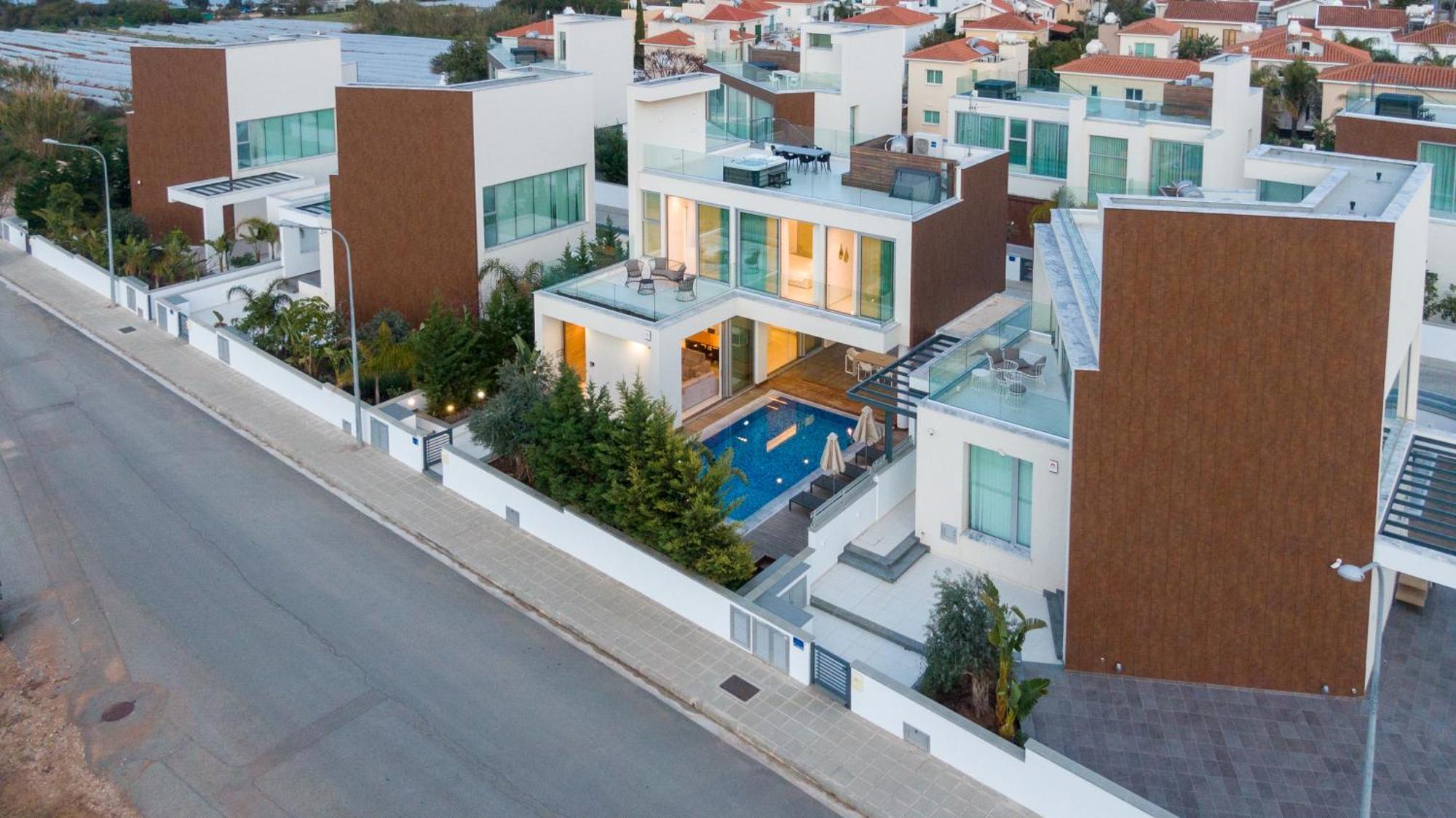 Seaview Luxury Villa Jacuzzi & Pool! 2 Min Beach Protaras Exterior photo