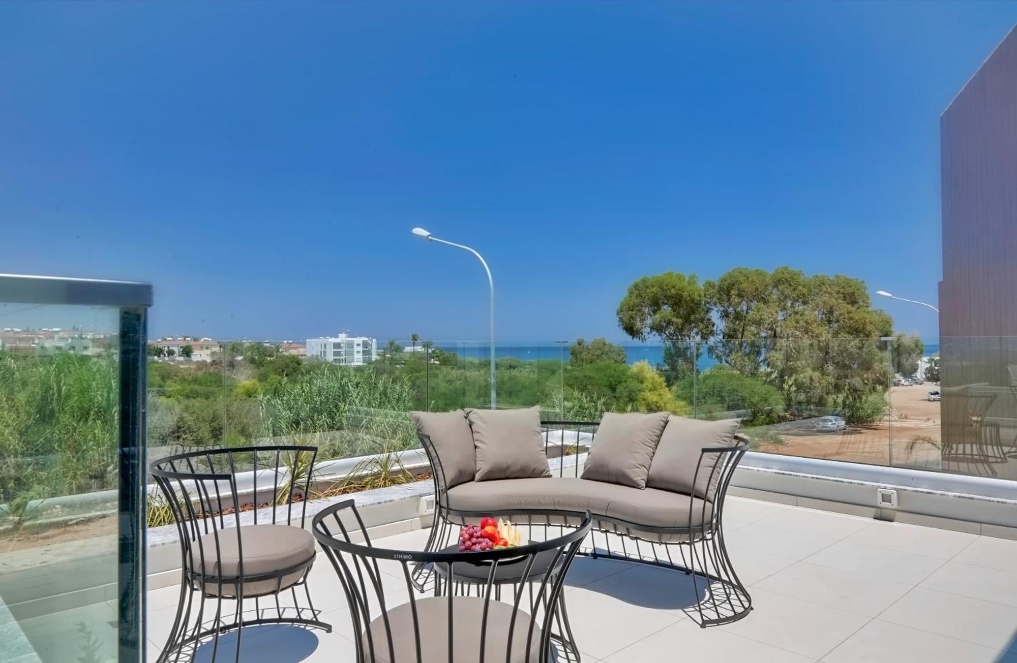 Seaview Luxury Villa Jacuzzi & Pool! 2 Min Beach Protaras Exterior photo